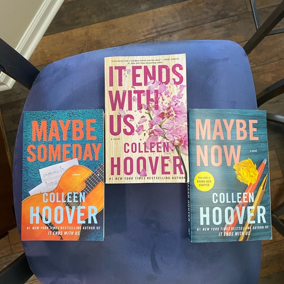 COLLEEN HOOVER paperback book 📚 bundle - Picture 2 of 2